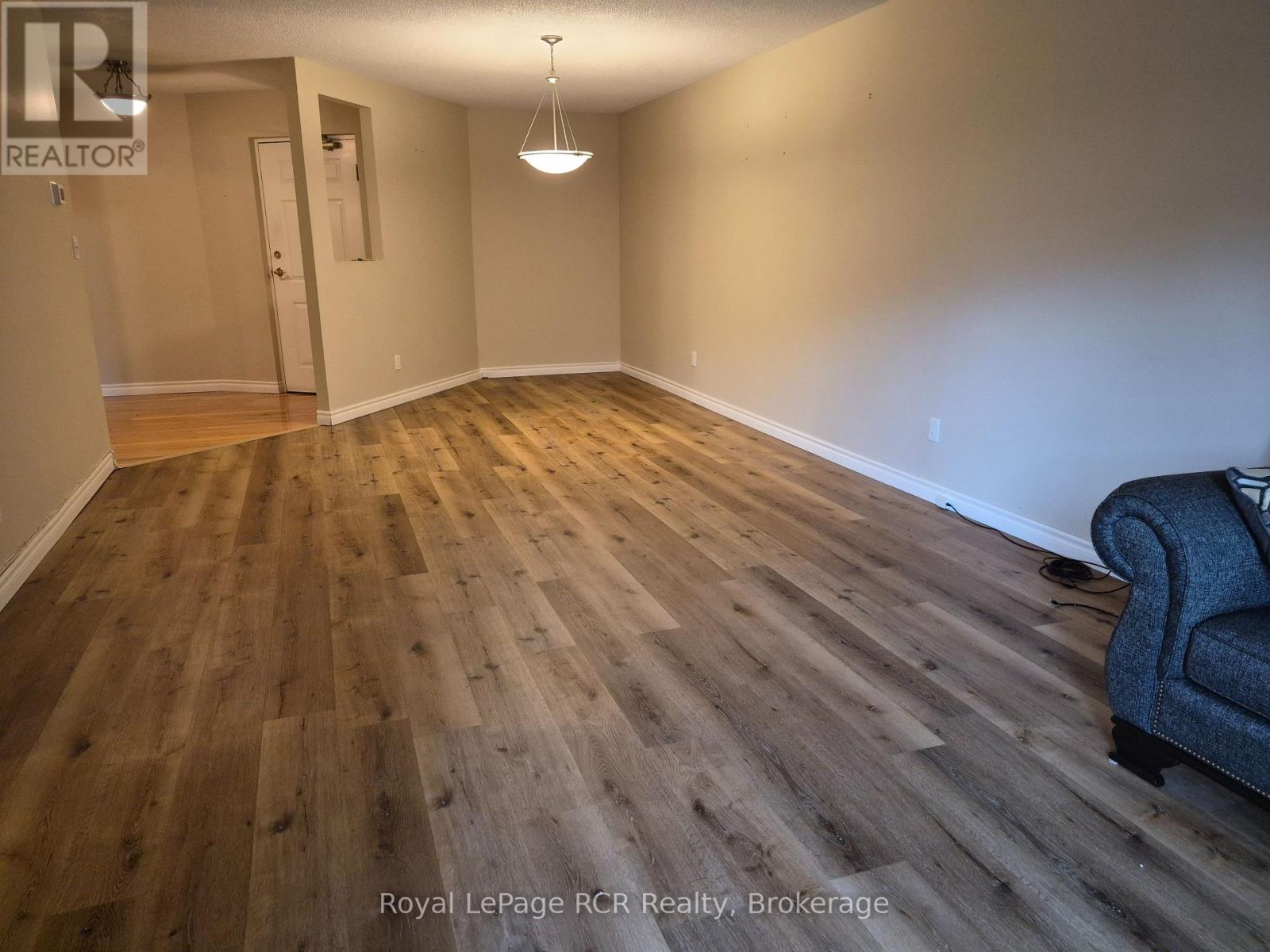 102 - 536 11th Avenue Property Photo 15