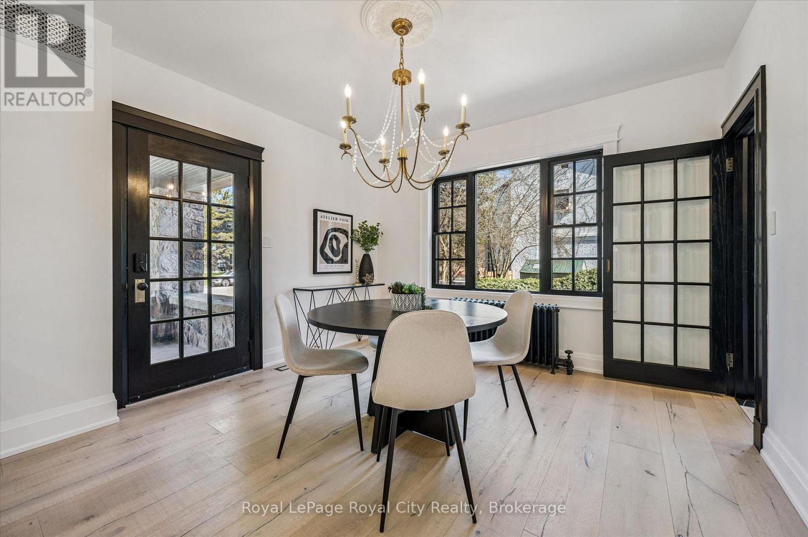 87 University Avenue W Property Photo 13