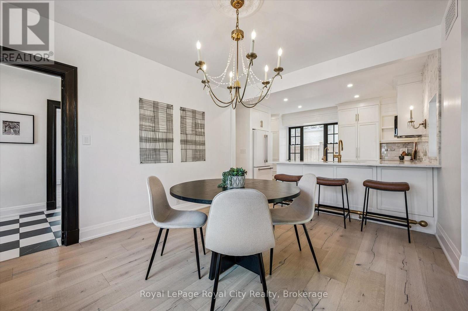 87 University Avenue W Property Photo 14