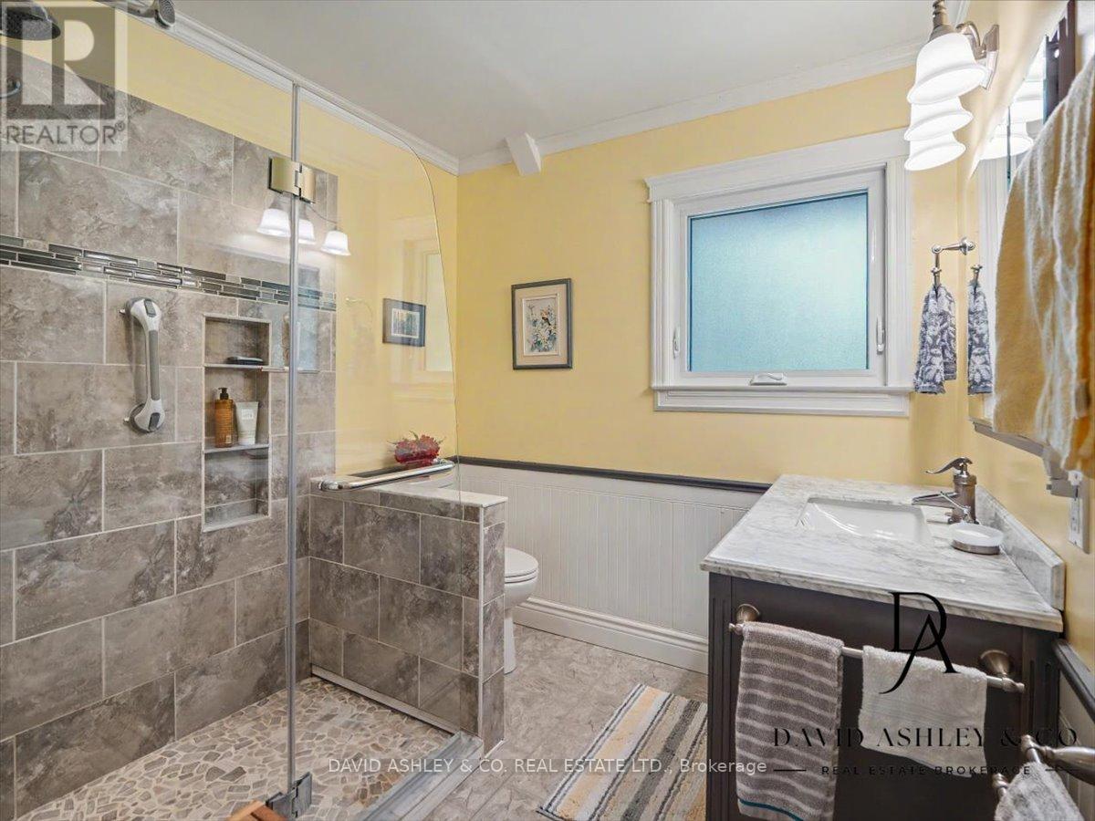 4 Queen Street Property Photo 16
