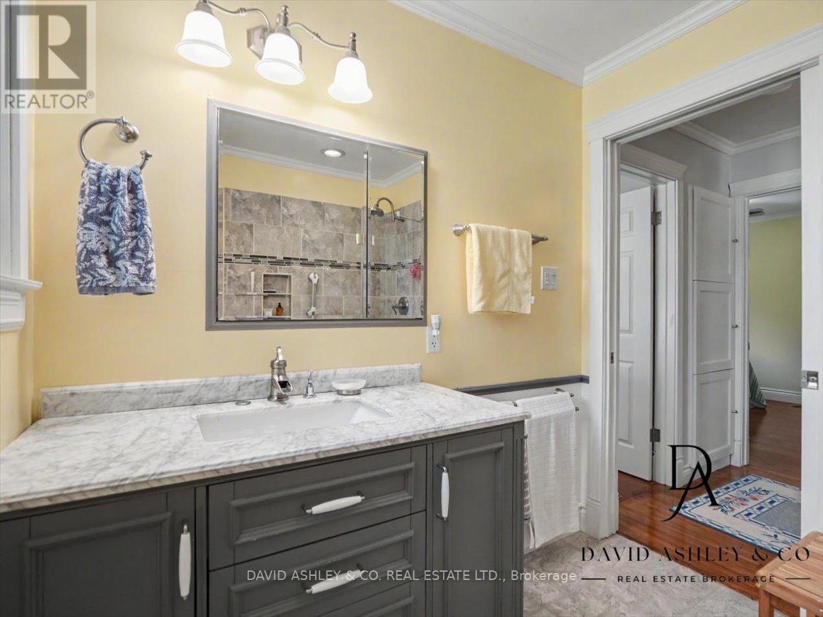 4 Queen Street Property Photo 18
