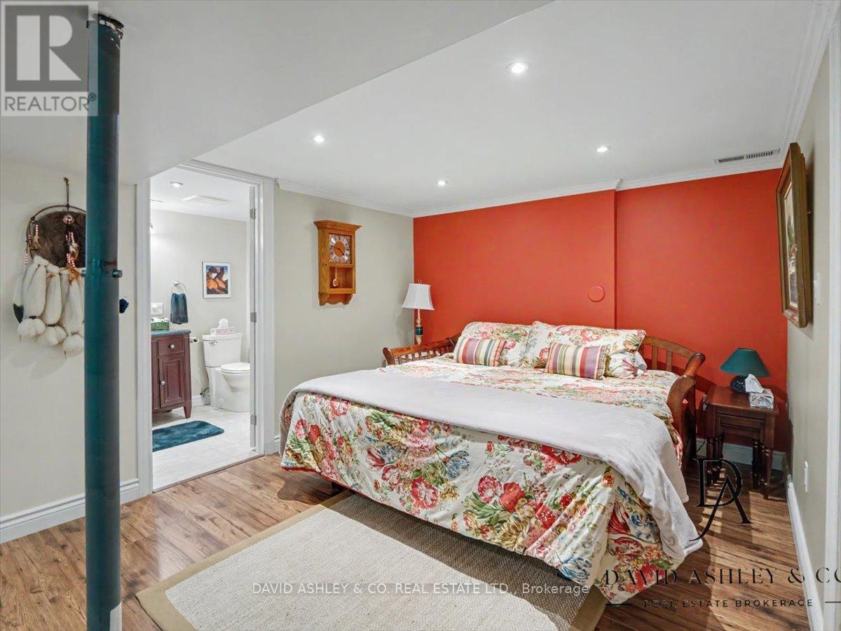 4 Queen Street Property Photo 21