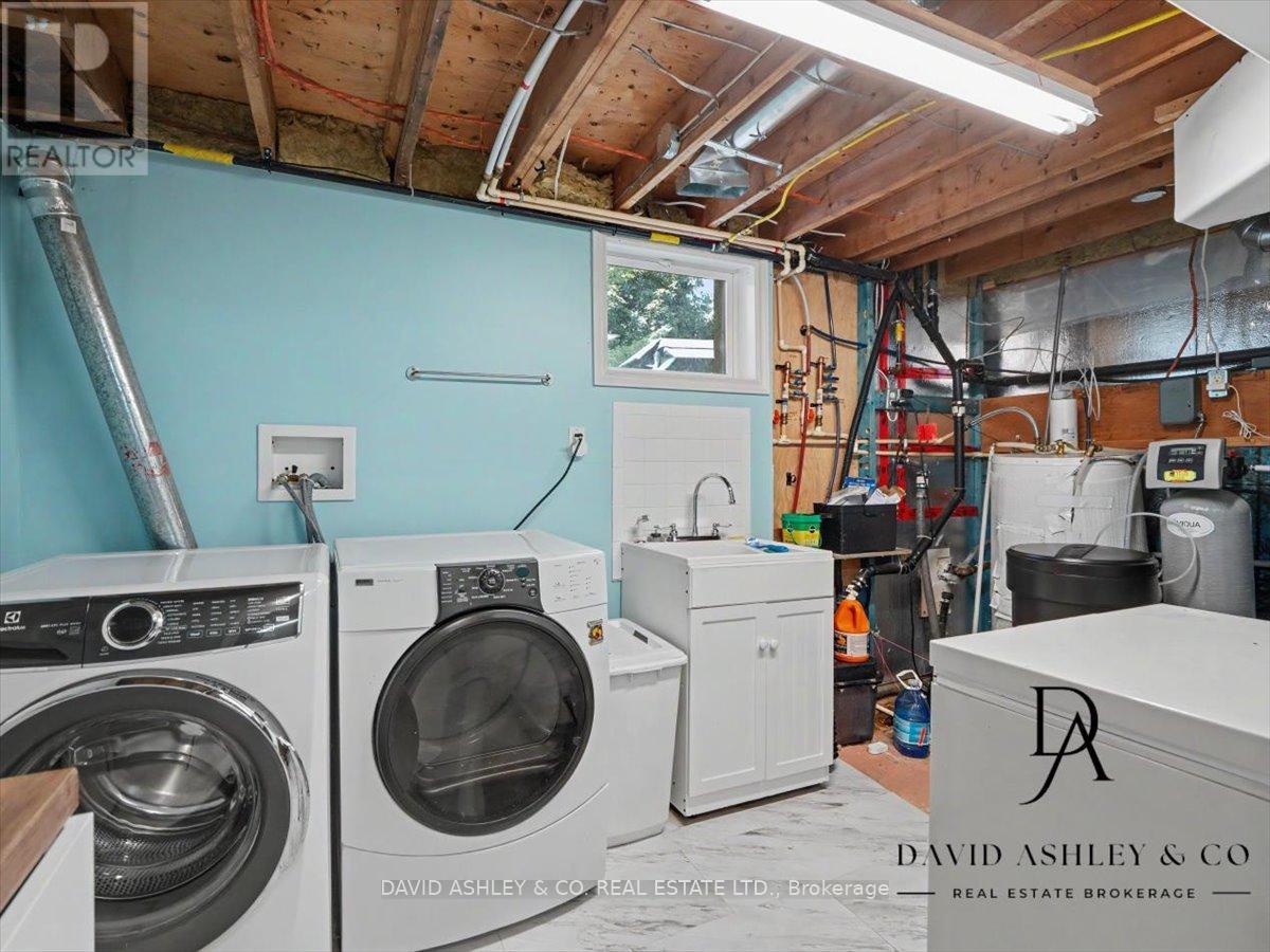 4 Queen Street Property Photo 25