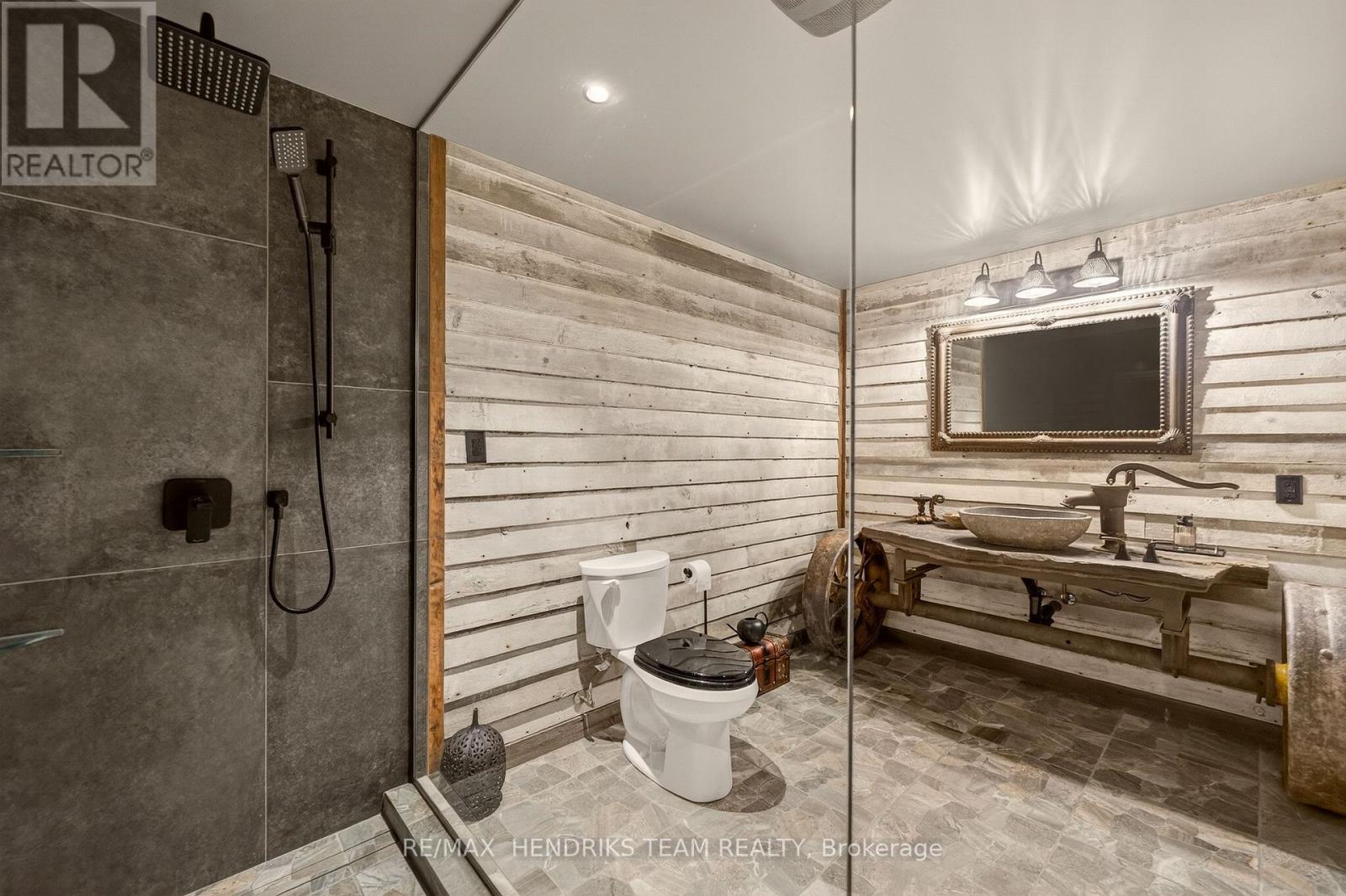 515 Sandy Bay Road Property Photo 31