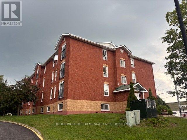 301 - 550 Talbot Place Property Photo 1
