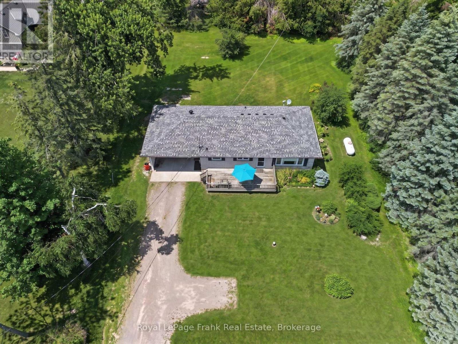 1834 7th Line Property Photo 3
