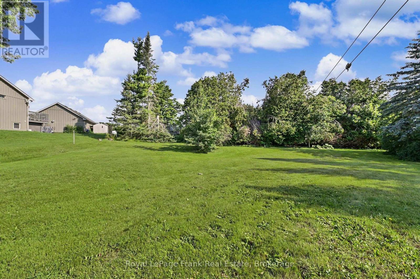 1834 7th Line Property Photo 6