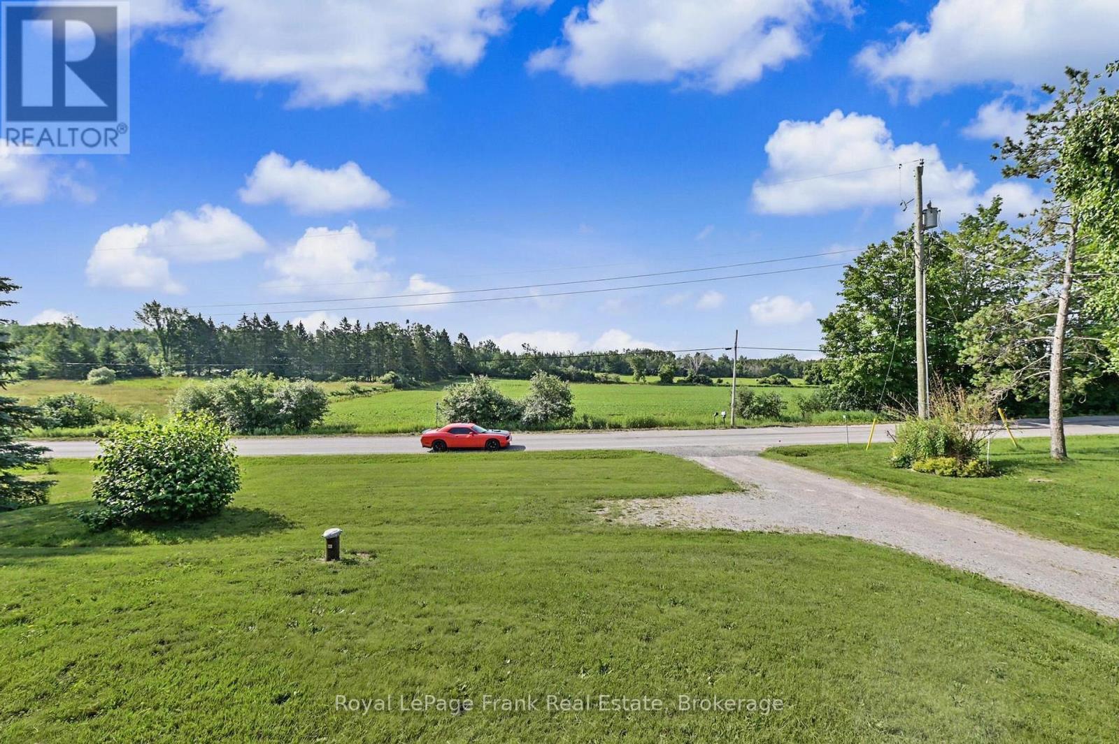 1834 7th Line Property Photo 8