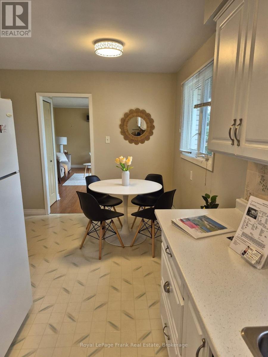 1834 7th Line Property Photo 10