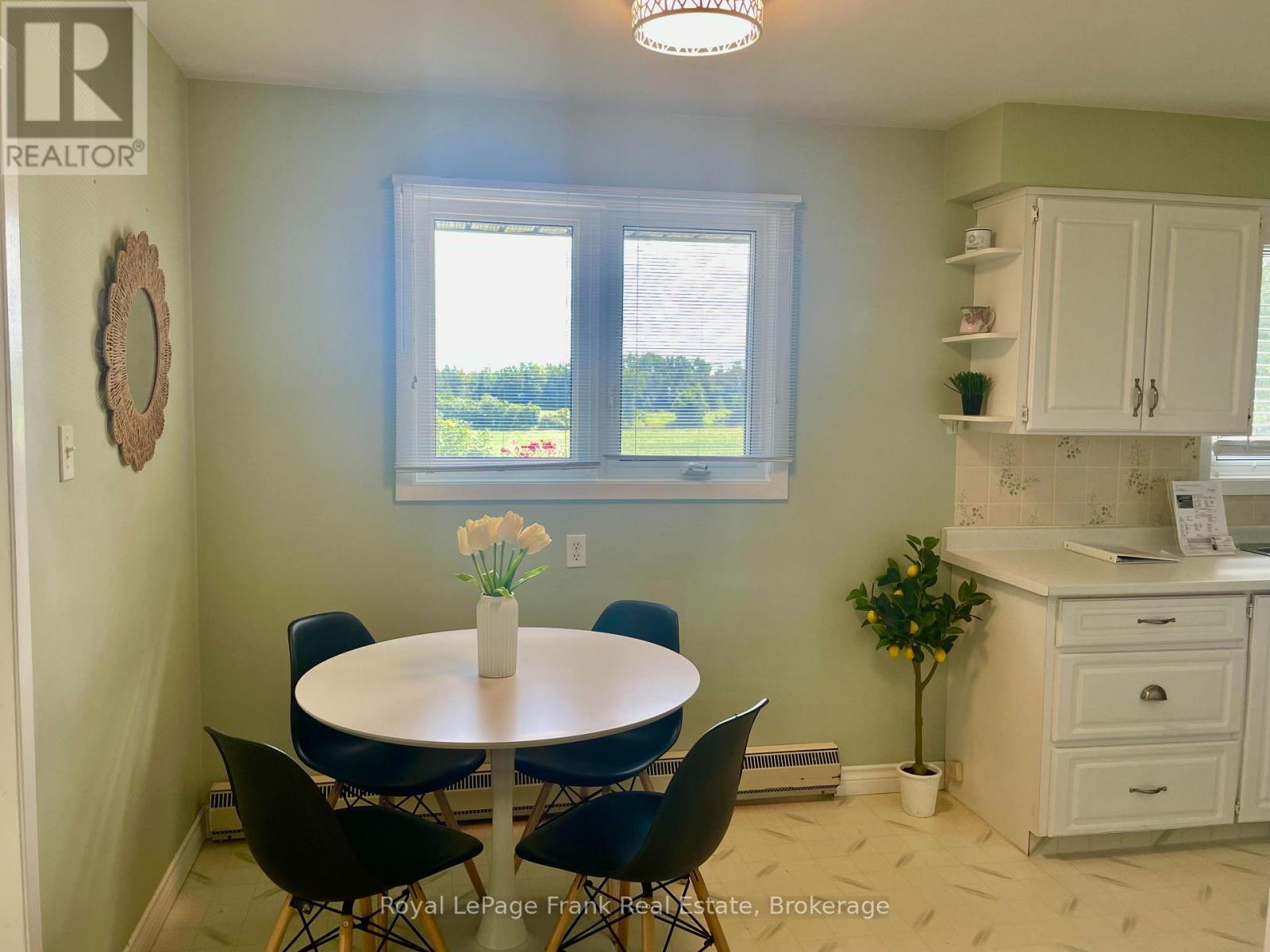 1834 7th Line Property Photo 12
