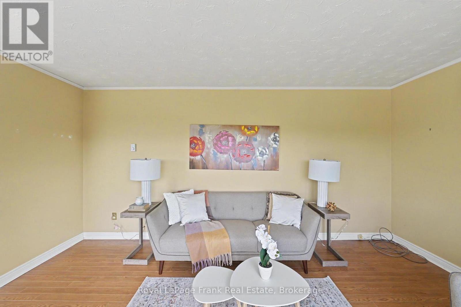 1834 7th Line Property Photo 13