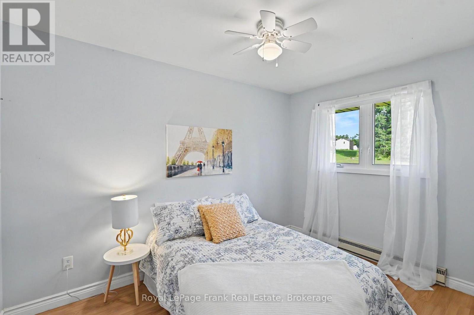 1834 7th Line Property Photo 20