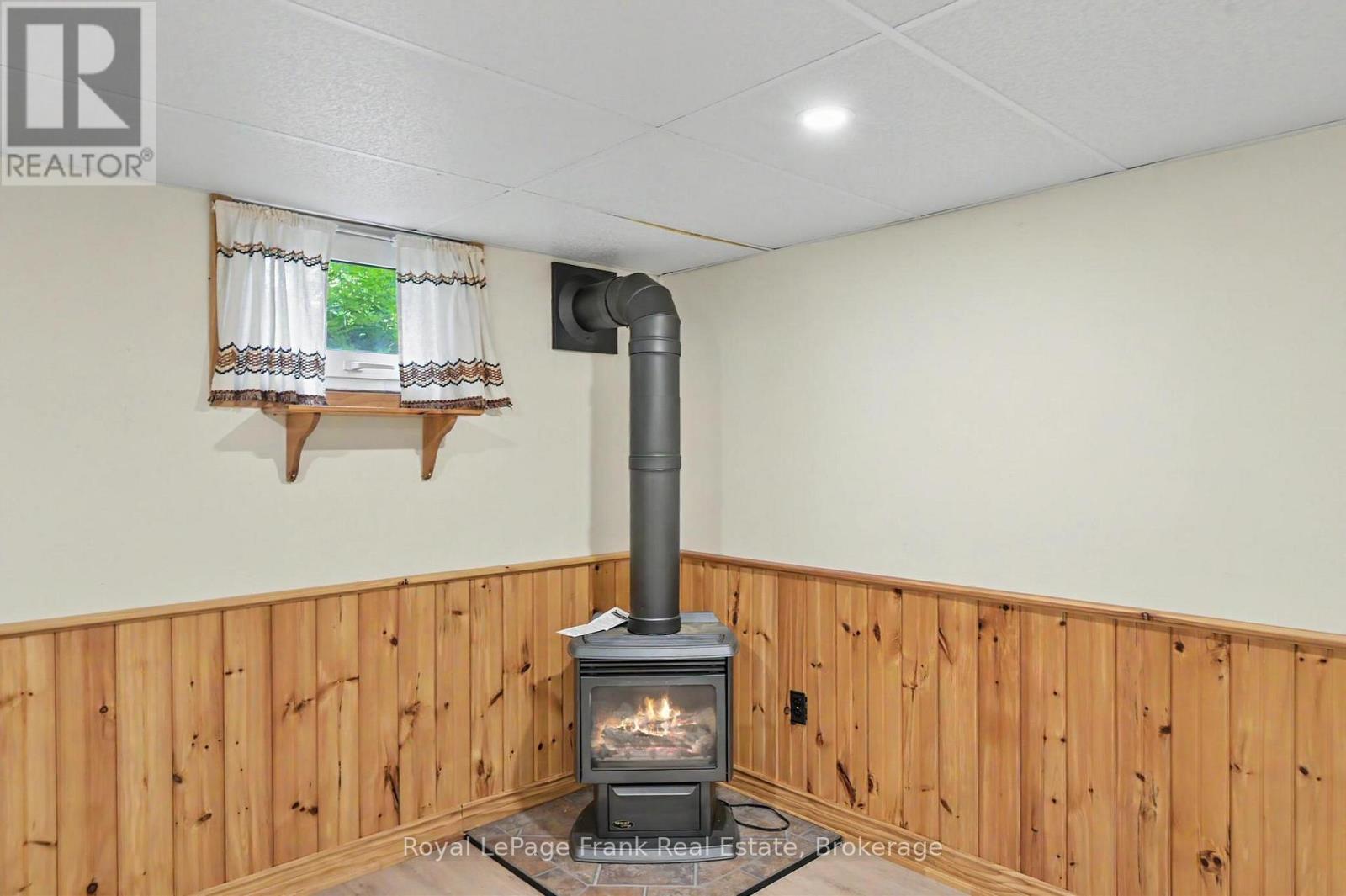 1834 7th Line Property Photo 25