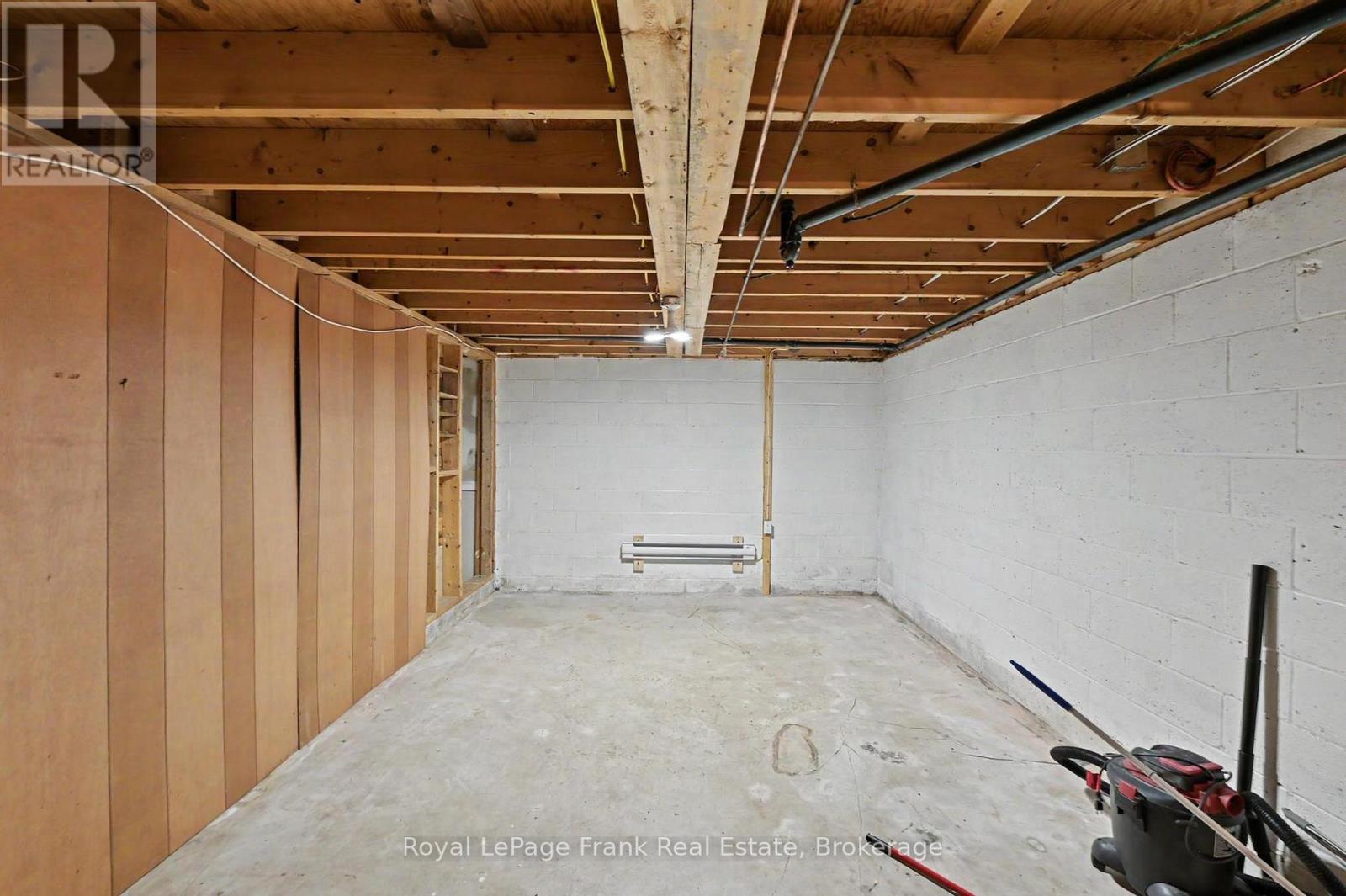 1834 7th Line Property Photo 28