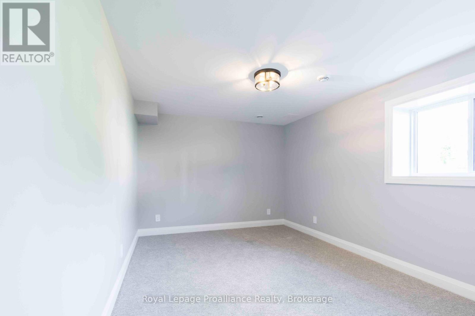 31 Mackenzie John Crescent Property Photo 21