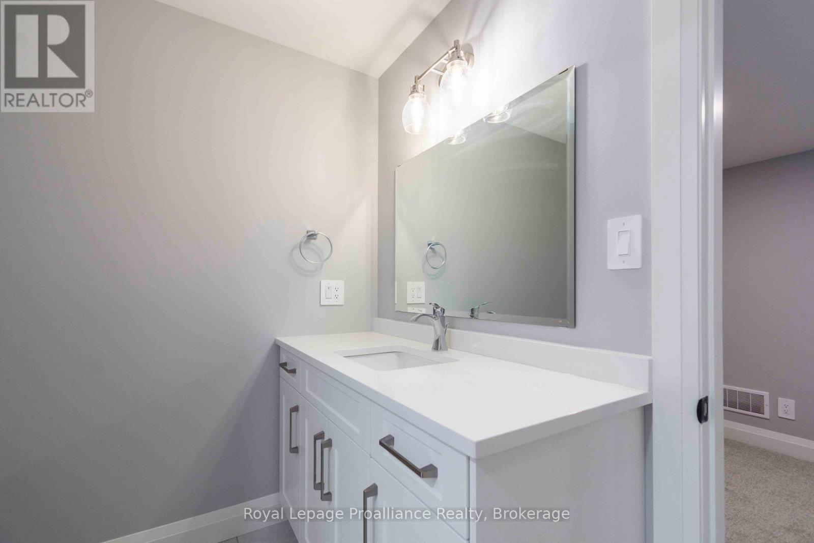 31 Mackenzie John Crescent Property Photo 23