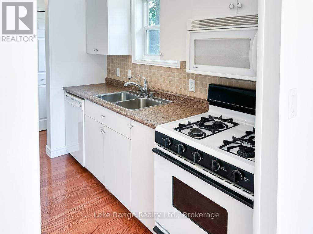 8 Cherokee Lane E Property Photo 8