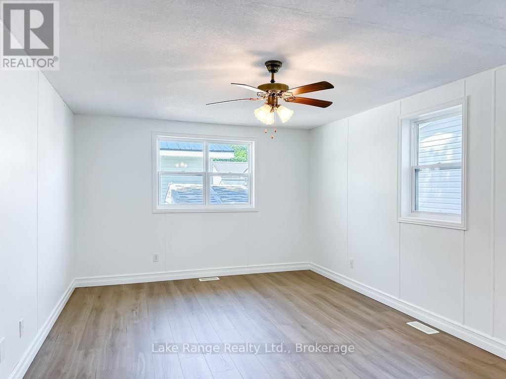 8 Cherokee Lane E Property Photo 15