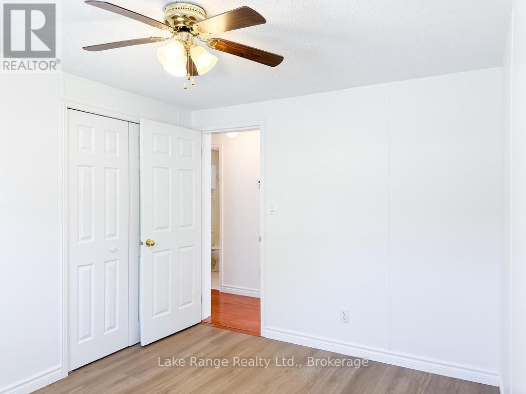 8 Cherokee Lane E Property Photo 16