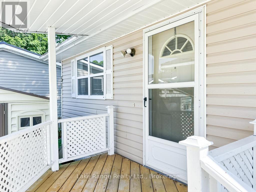 8 Cherokee Lane E Property Photo 21
