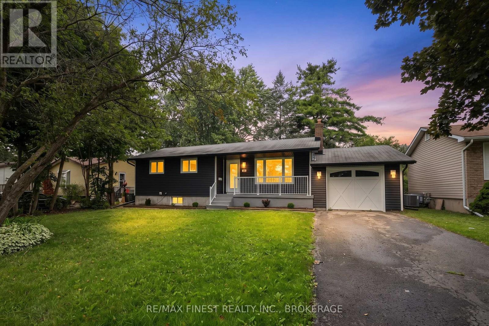 687 Willis Street Property Photo 1