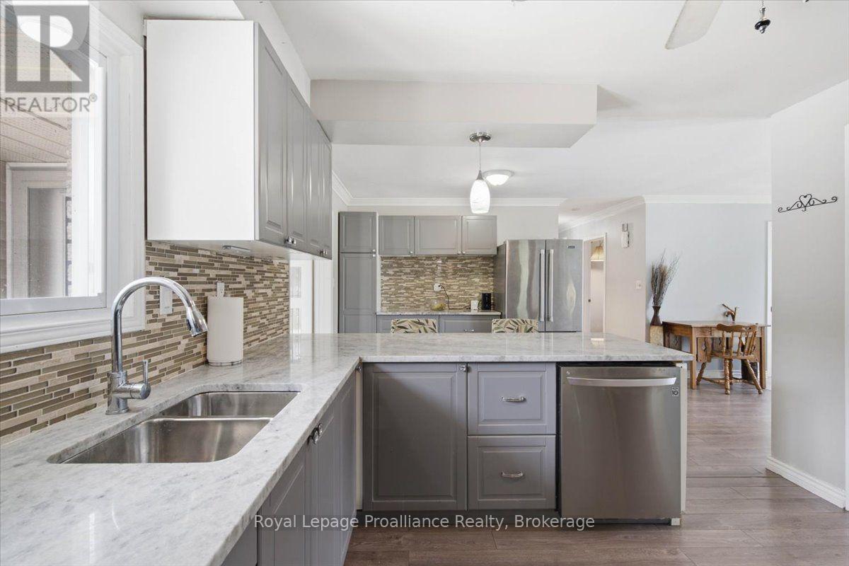 178 Riverside Parkway Property Photo 11