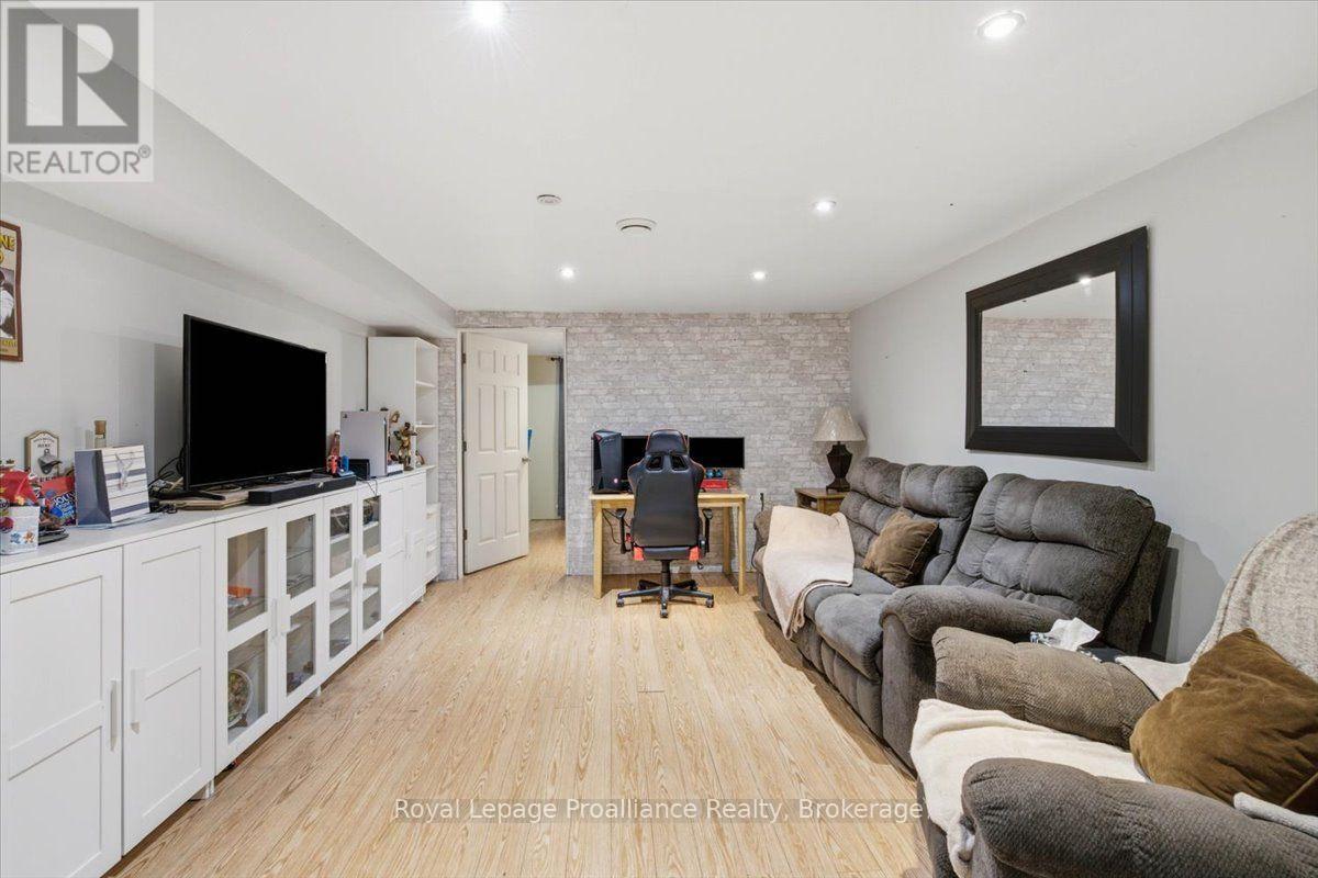178 Riverside Parkway Property Photo 28