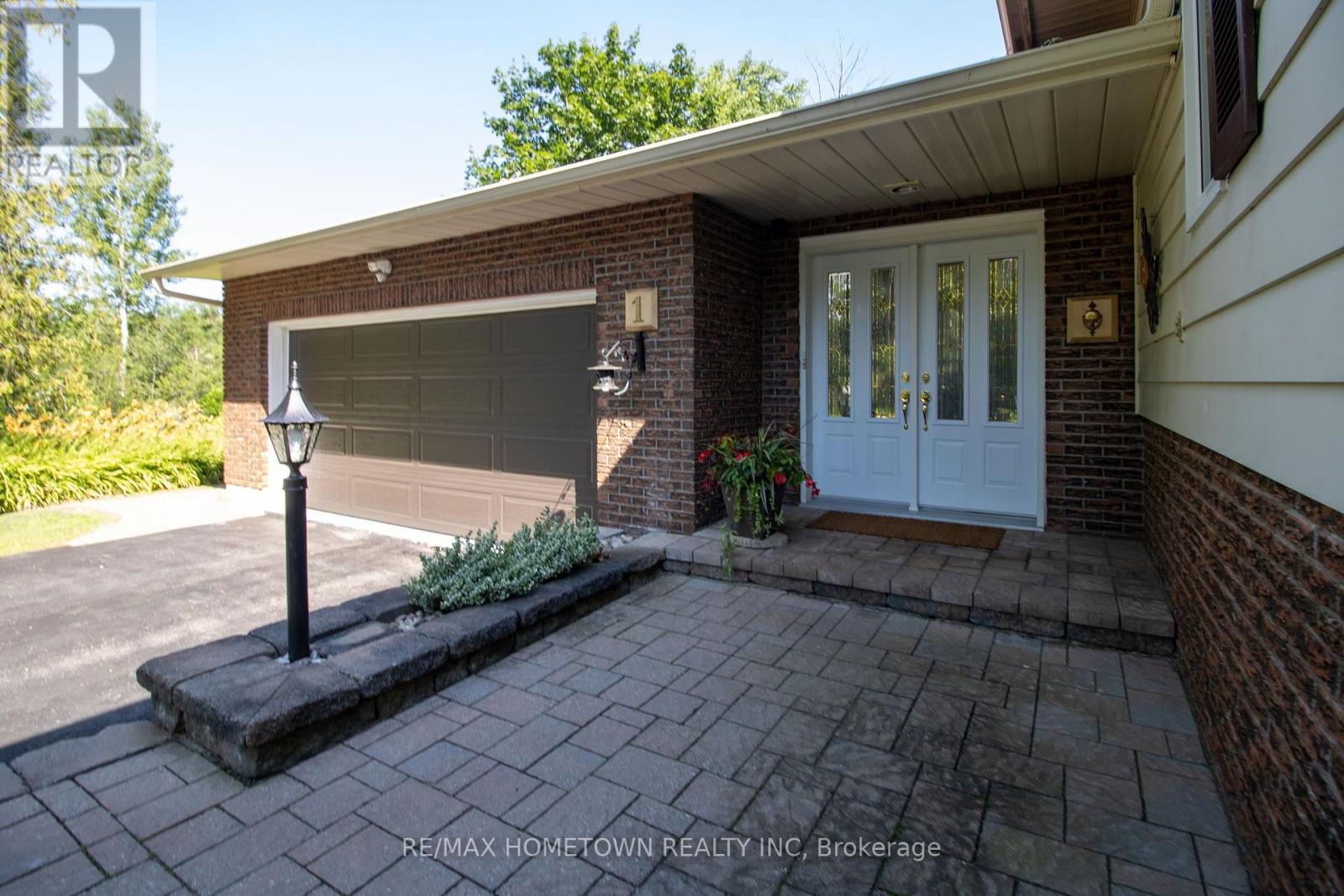 1 Meikle Drive Property Photo 6
