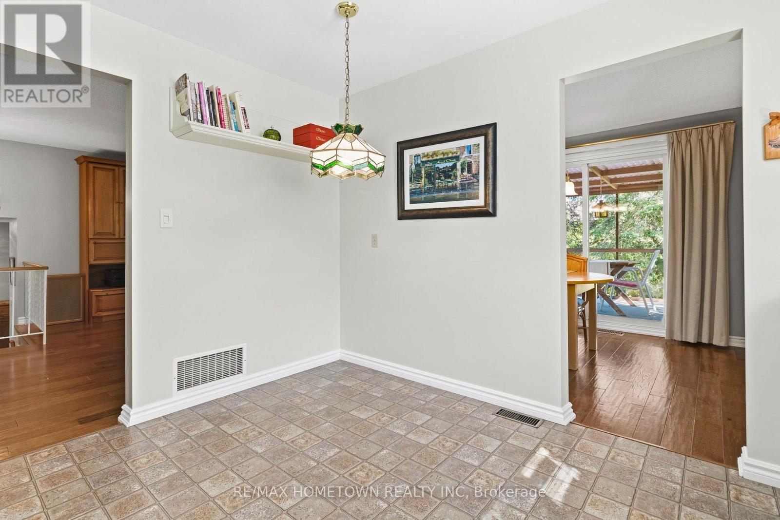 1 Meikle Drive Property Photo 17
