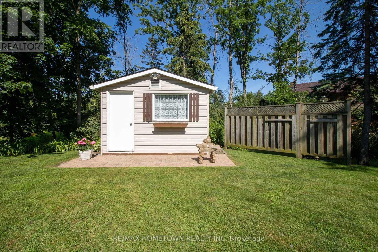 1 Meikle Drive Property Photo 36