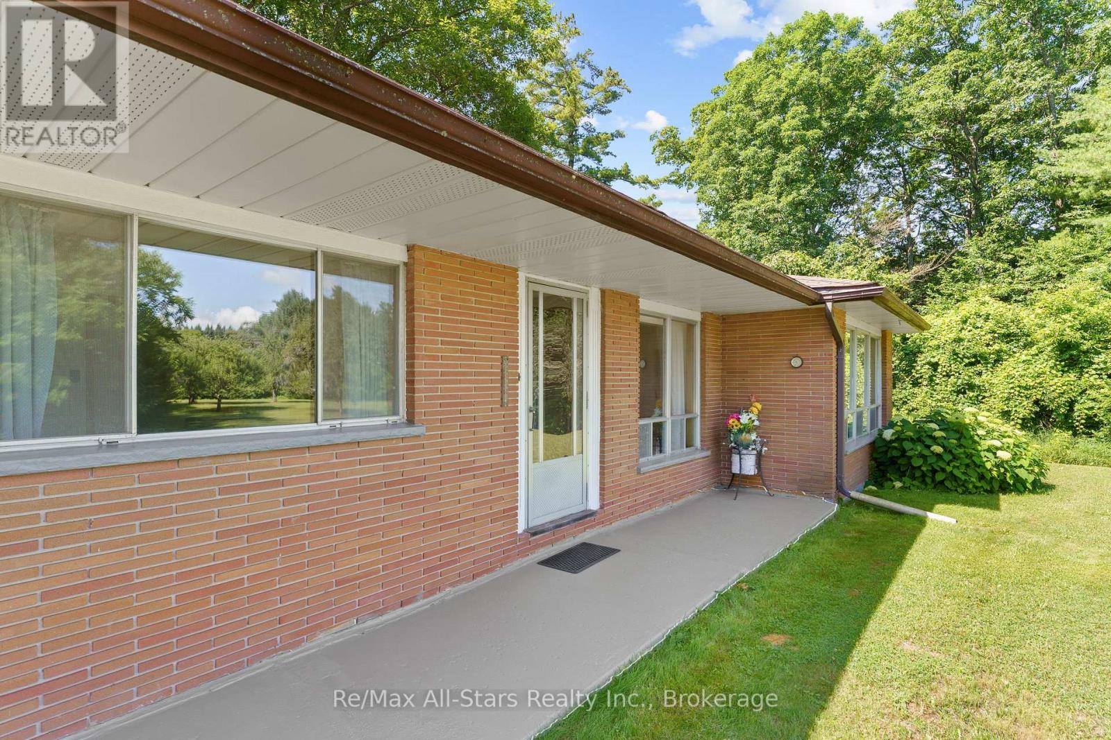 6035 Ganaraska Road Property Photo 4