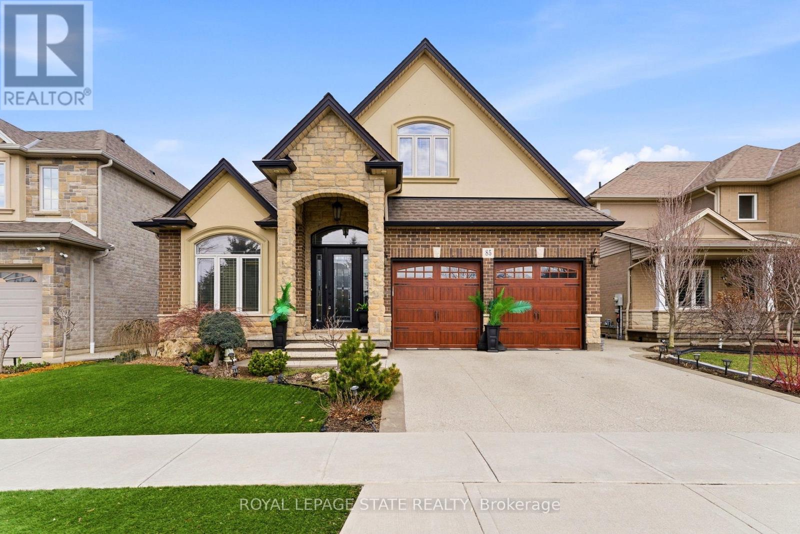 85 HILLCROFT DRIVE Property Photo 1