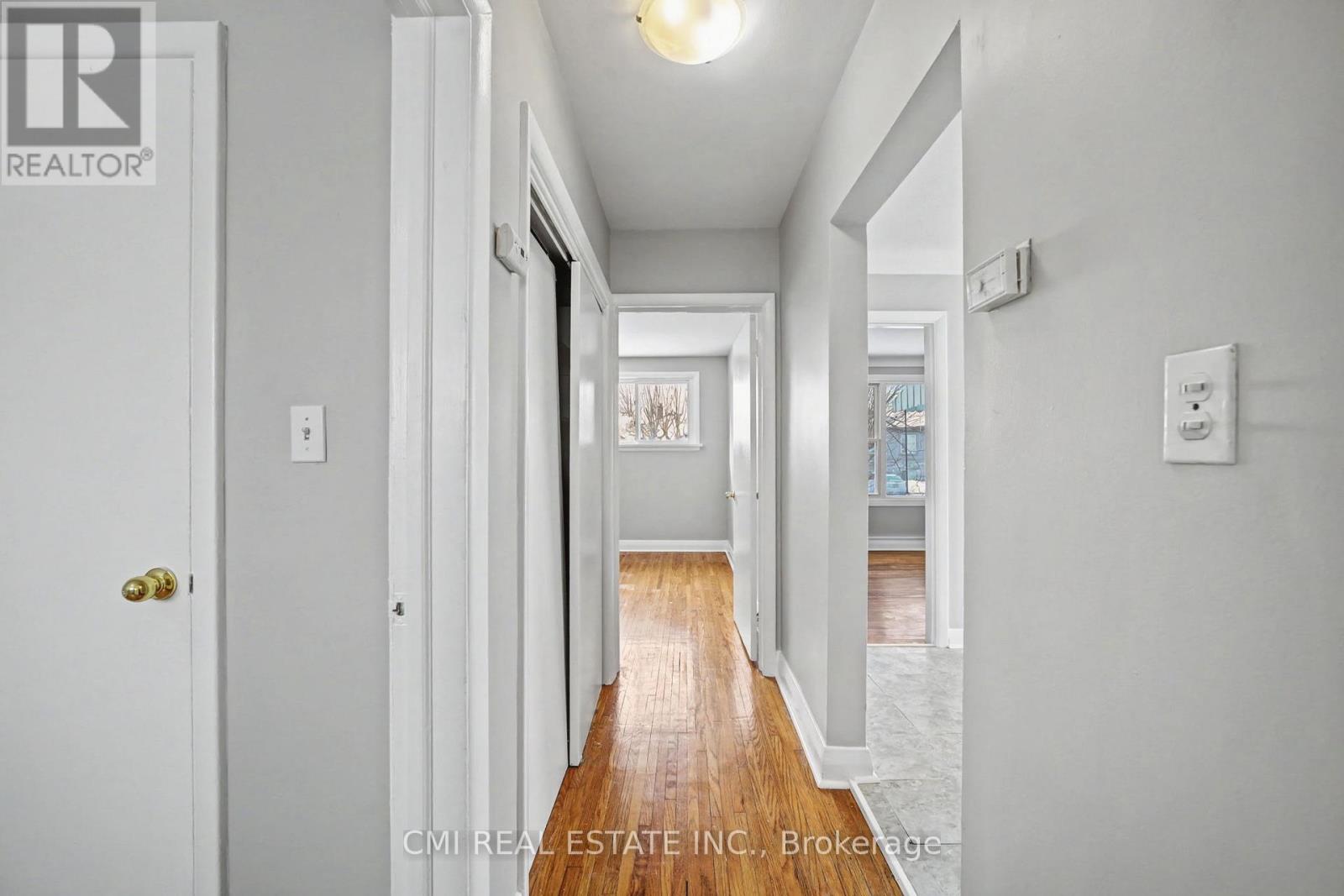 68 Queen Street S Property Photo 19