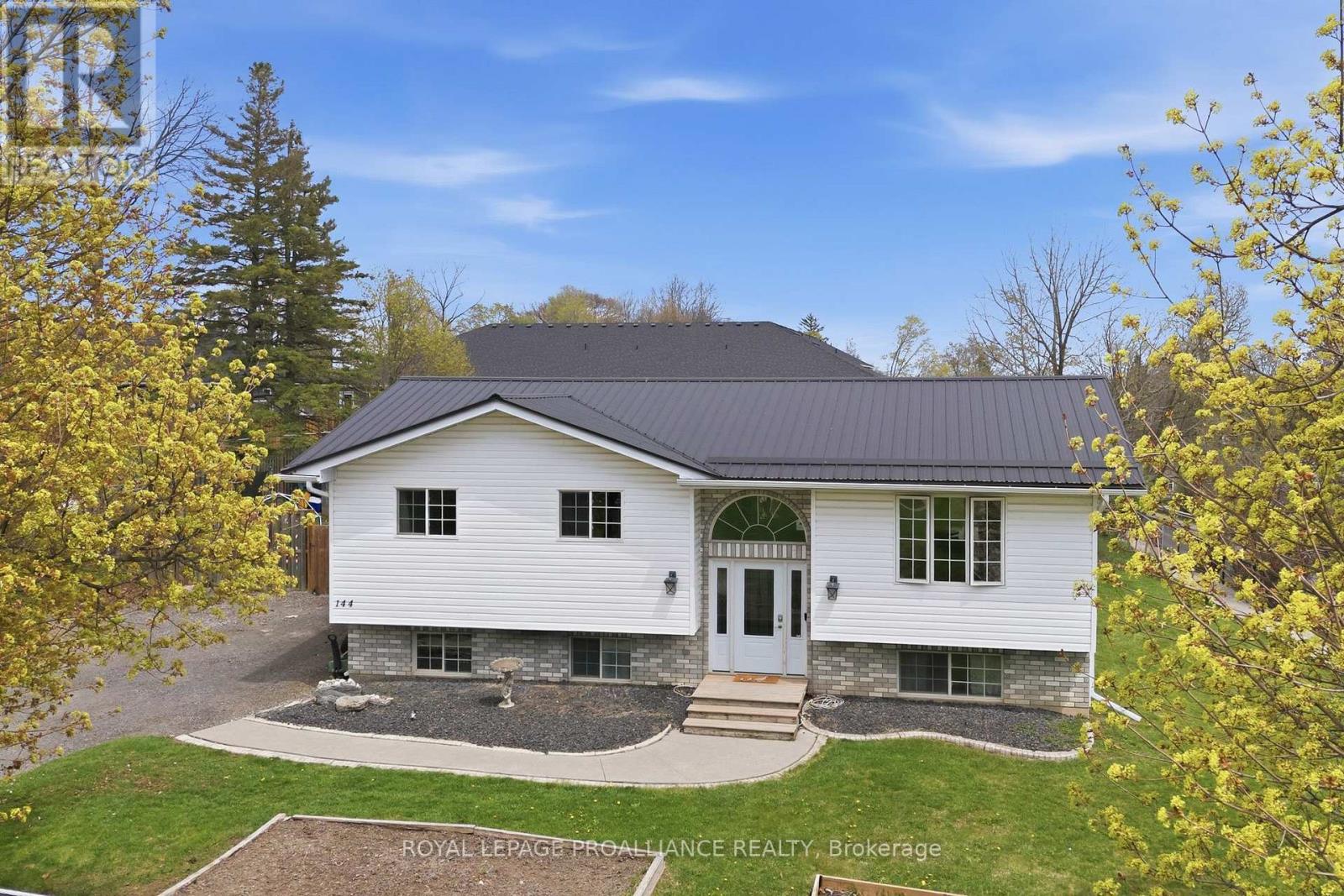 144 Centre Street Property Photo 1