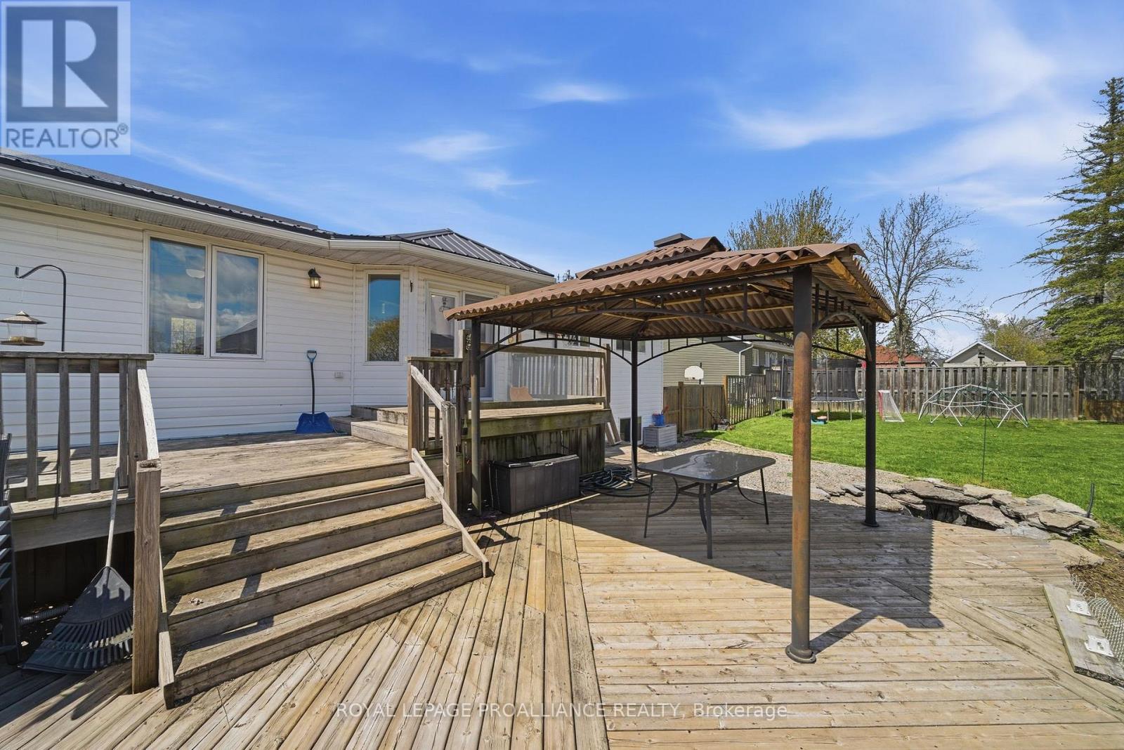 144 Centre Street Property Photo 40
