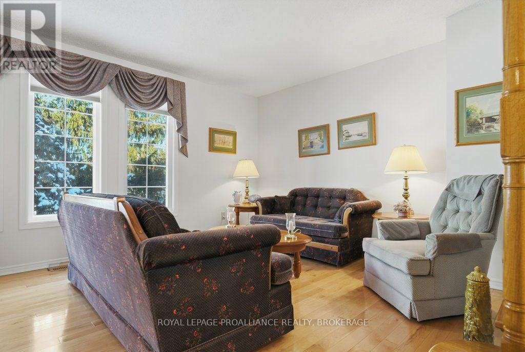 66 - 1 Place D'armes Property Photo 10