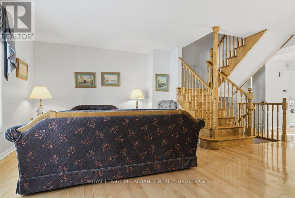 66 - 1 Place D'armes Property Photo 11