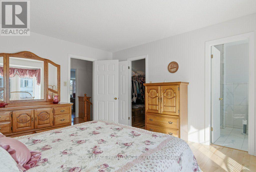 66 - 1 Place D'armes Property Photo 18