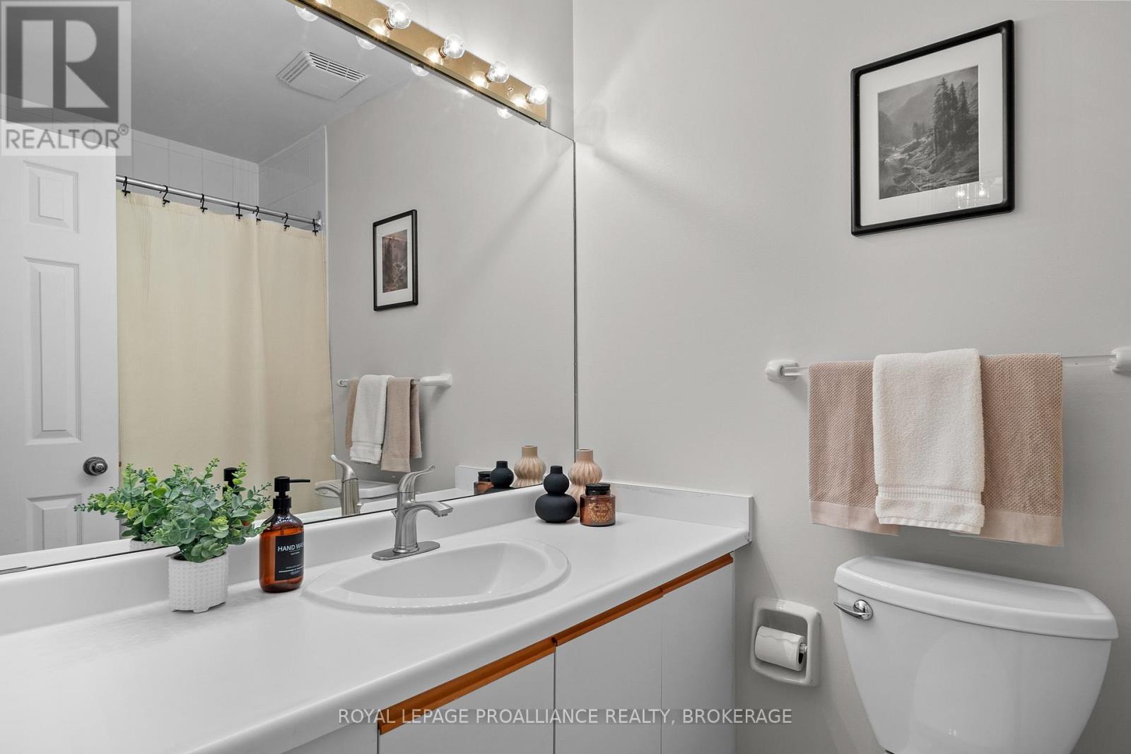 66 - 1 Place D'armes Property Photo 21