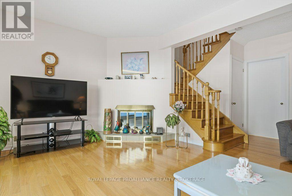 66 - 1 Place D'armes Property Photo 22