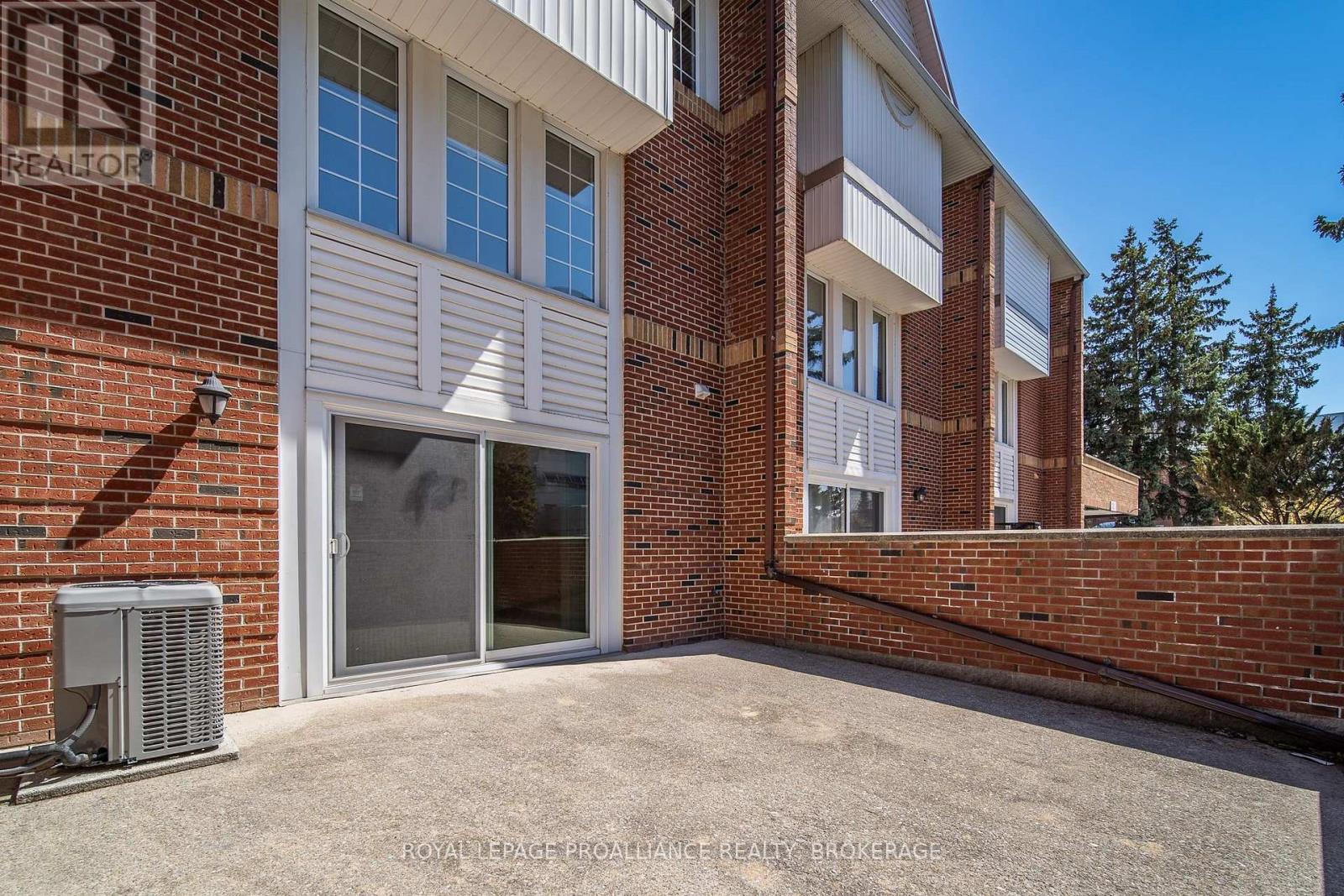 66 - 1 Place D'armes Property Photo 32