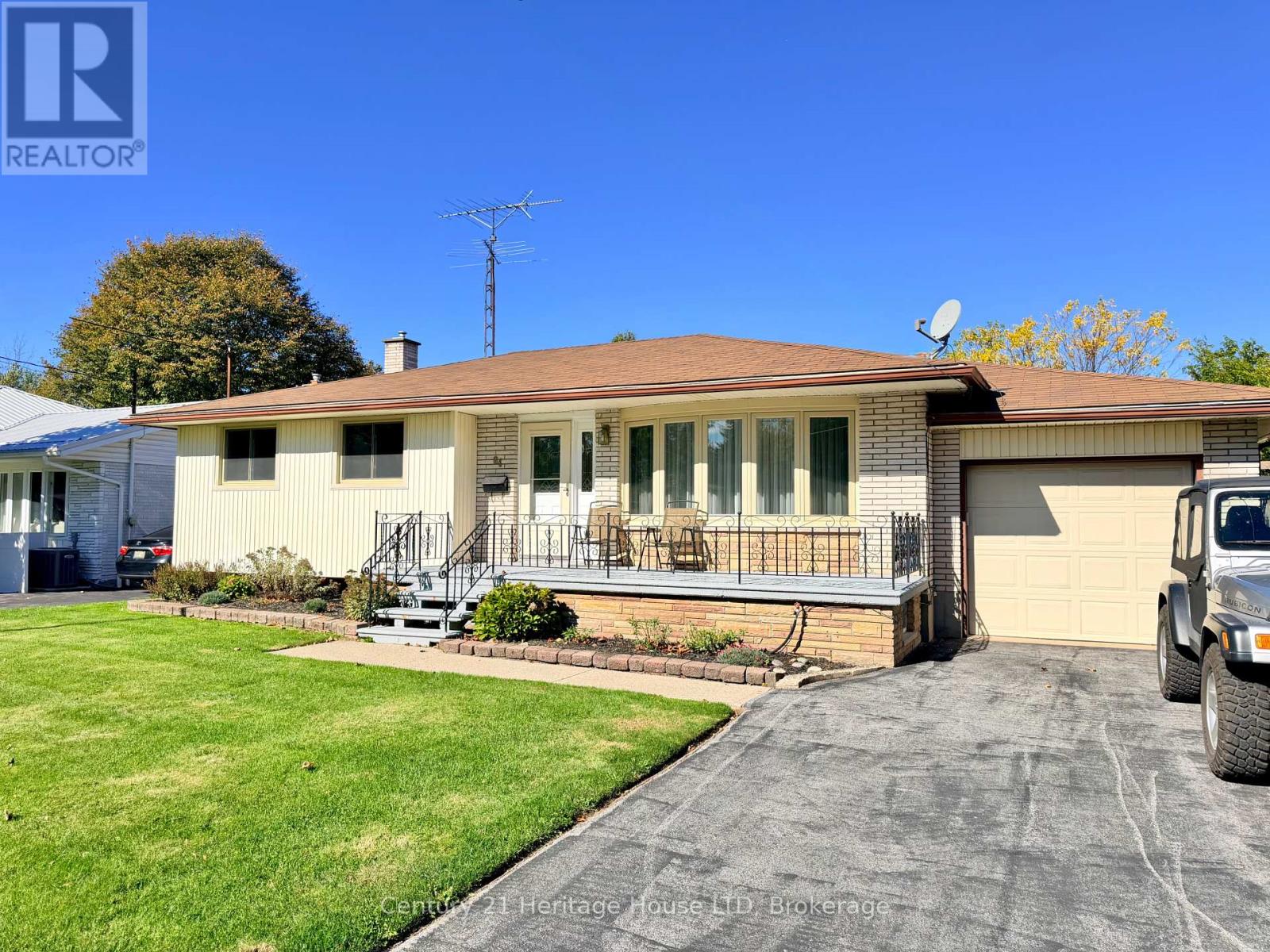64 CROYDON DRIVE Property Photo 1