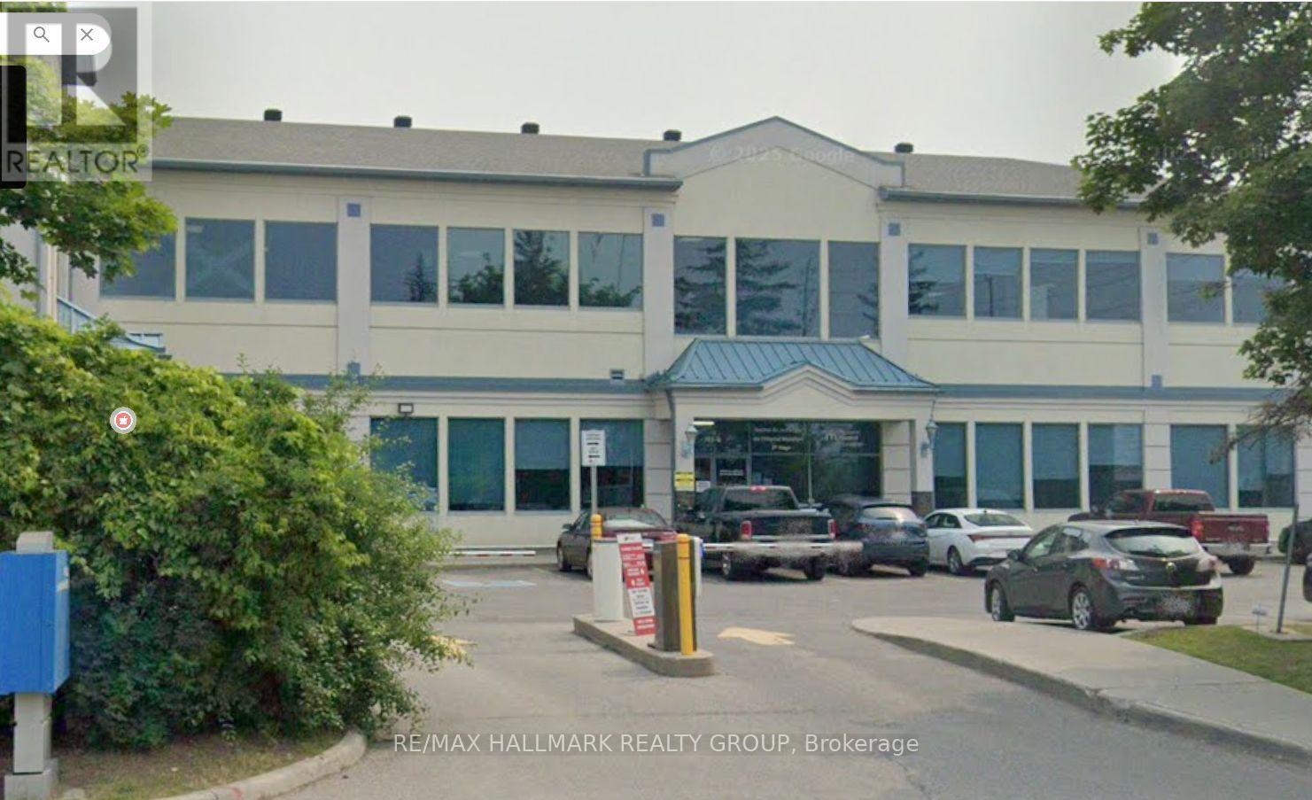 101 - 745 MONTREAL ROAD