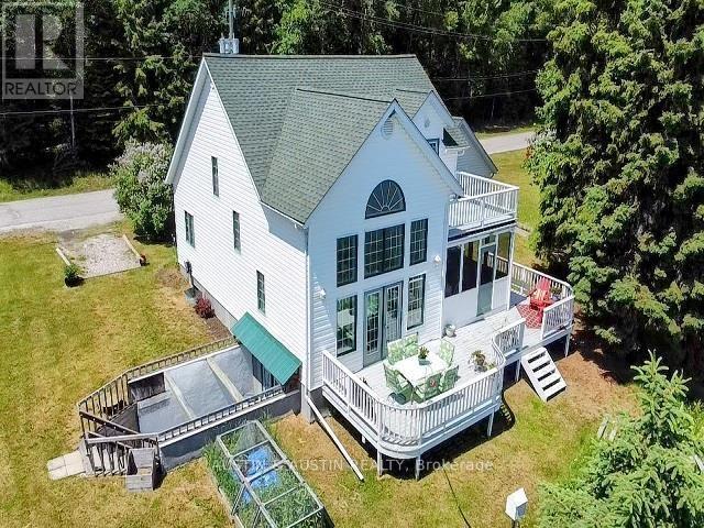 227 West River Road Property Photo 2