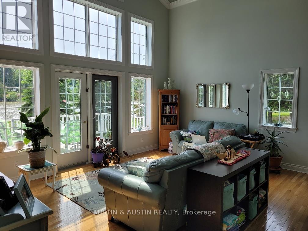 227 West River Road Property Photo 5