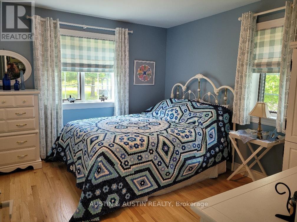 227 West River Road Property Photo 12