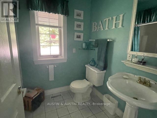 227 West River Road Property Photo 13