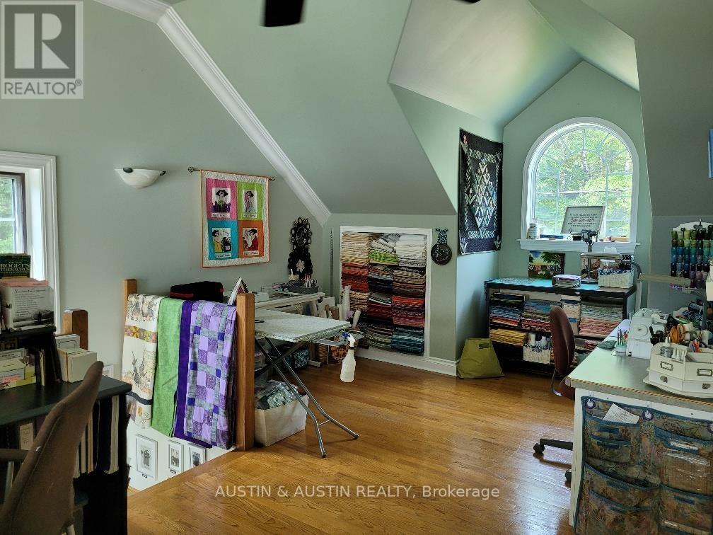 227 West River Road Property Photo 14