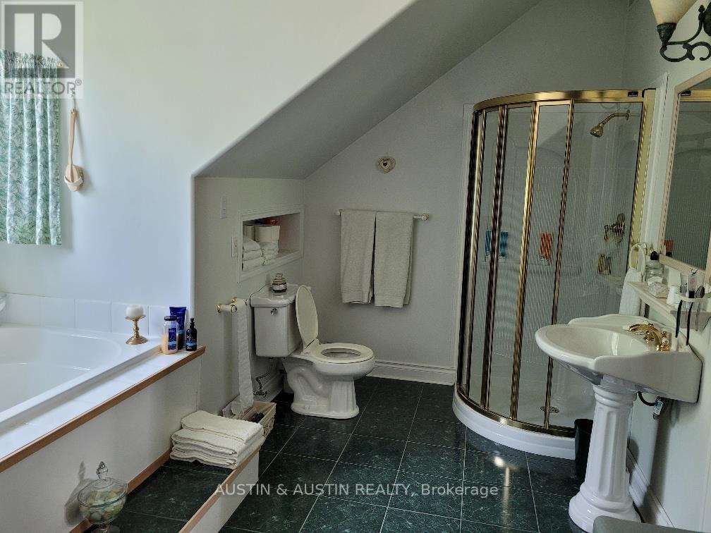 227 West River Road Property Photo 16