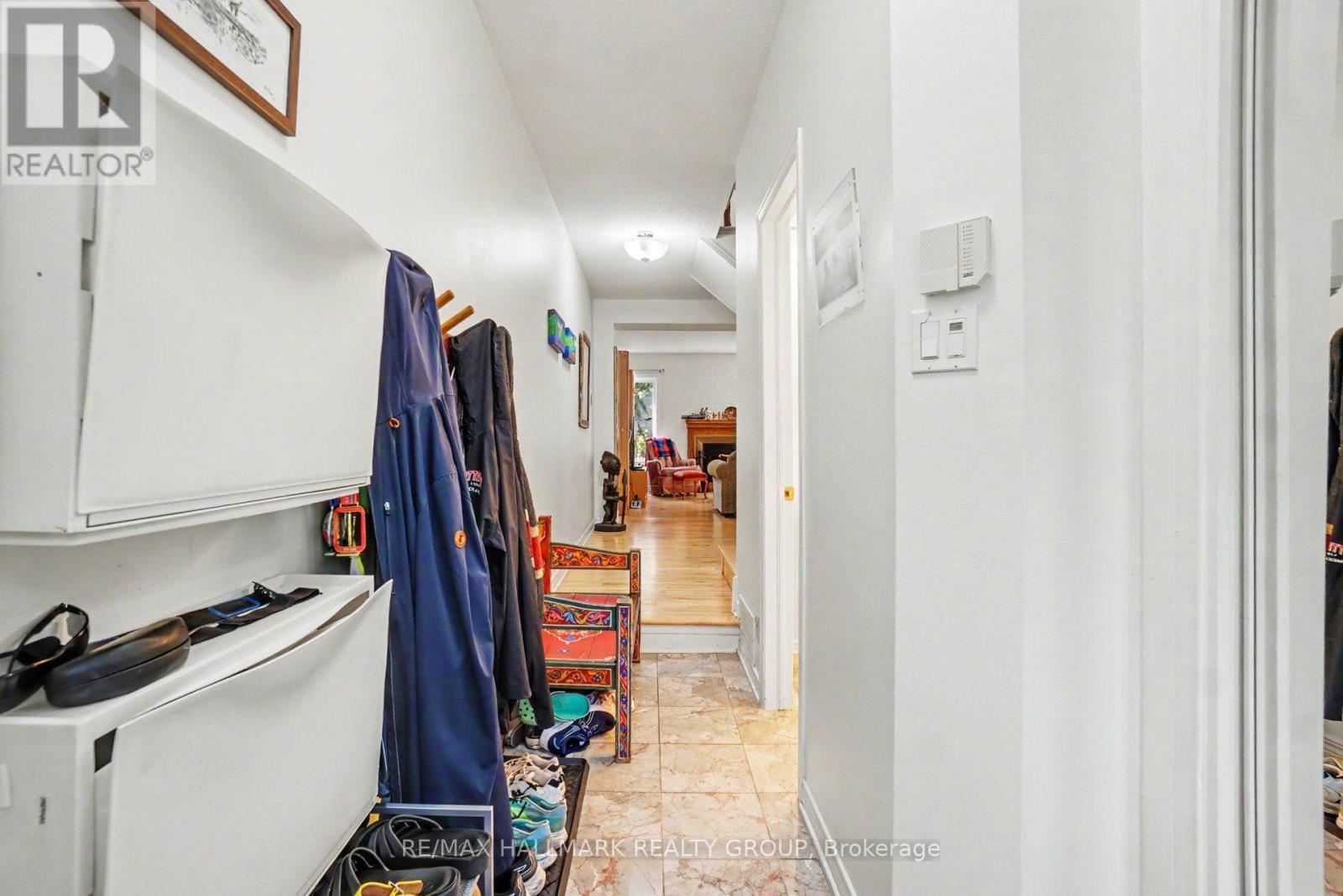 48 Dunbarton Court Property Photo 2